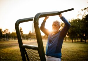 Jak utrzymać aktywność w podeszłym wieku?
